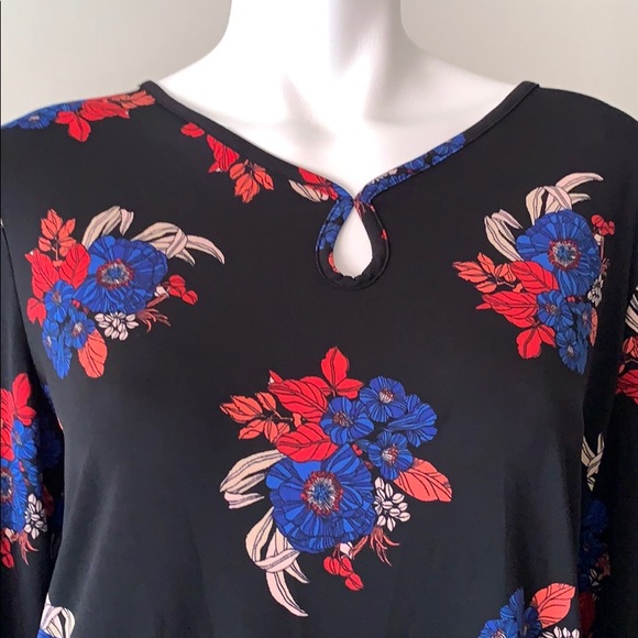 Top - Picture 3 of 4